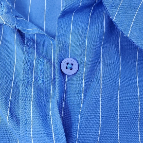 EXPRESS Blue and White PINSTRIPE BUTTON DOWN BLOUSE Women Size 9/10 - Picture 12 of 16